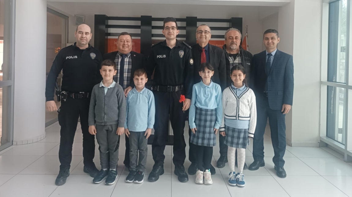 ÖĞRENCİLERİMİZDEN POLİS HAFTASI'NDA EMNİYET TEŞKİLATINA ZİYARET